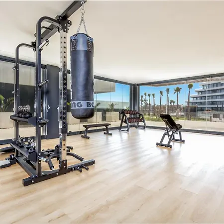 Lägenhet Vivi Homes - Mali Pool, Jacuzzi, Garden, Gym & Sea View Torremolinos