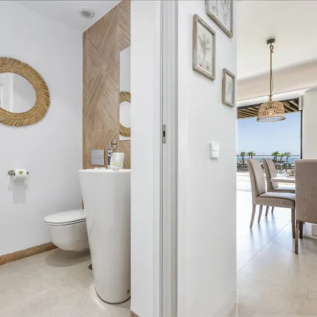 Vivi Homes - Mali Pool, Jacuzzi, Garden, Gym & Sea View Apartamento