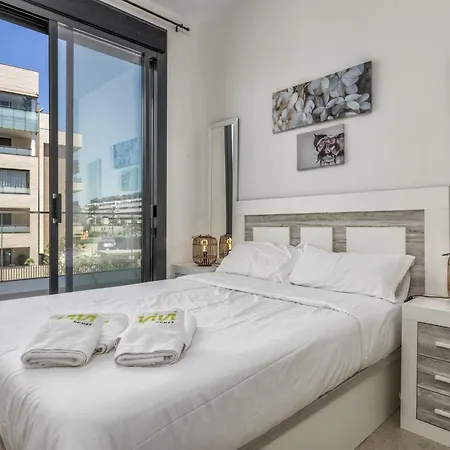 Vivi Homes - Mali Pool, Jacuzzi, Garden, Gym & Sea View