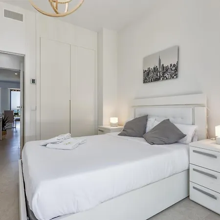 Vivi Homes - Mali Pool, Jacuzzi, Garden, Gym & Sea View Lejlighed *